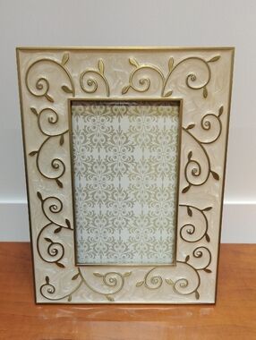 High Quality Enamel Over Gold Metal & Rhinestones Cream and Gold 4x6" Pic Frame